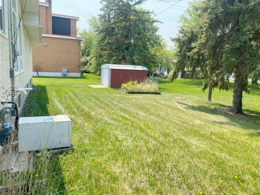 Property Photo: 309 Sixth Street MB R0E 0C0