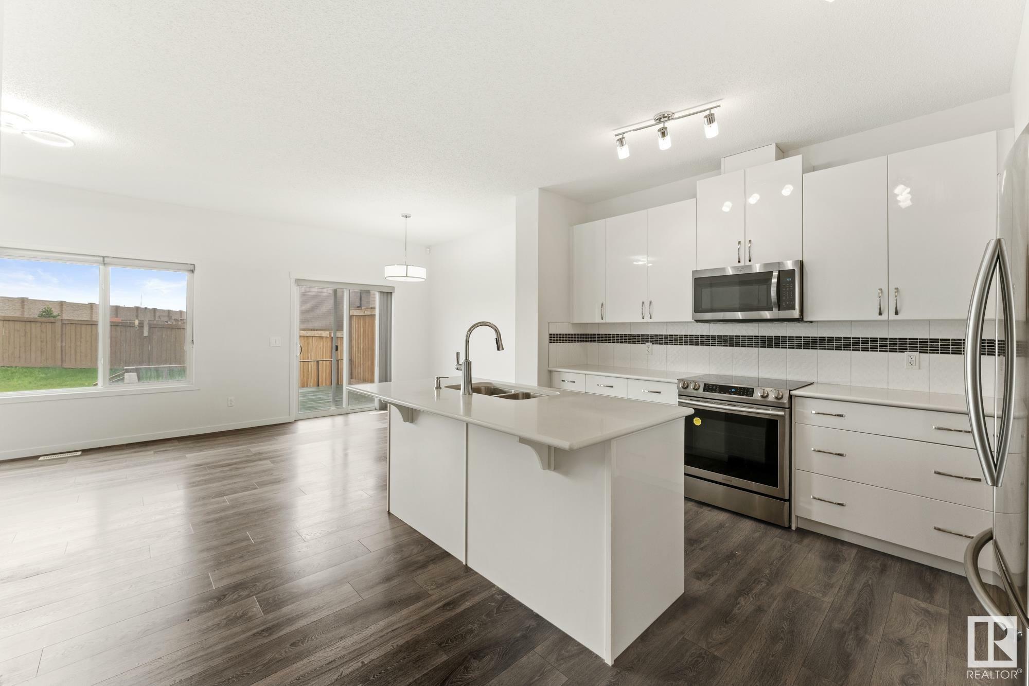 Photo de la propriété: 2554 Casey Way SW AB T6W 3N2