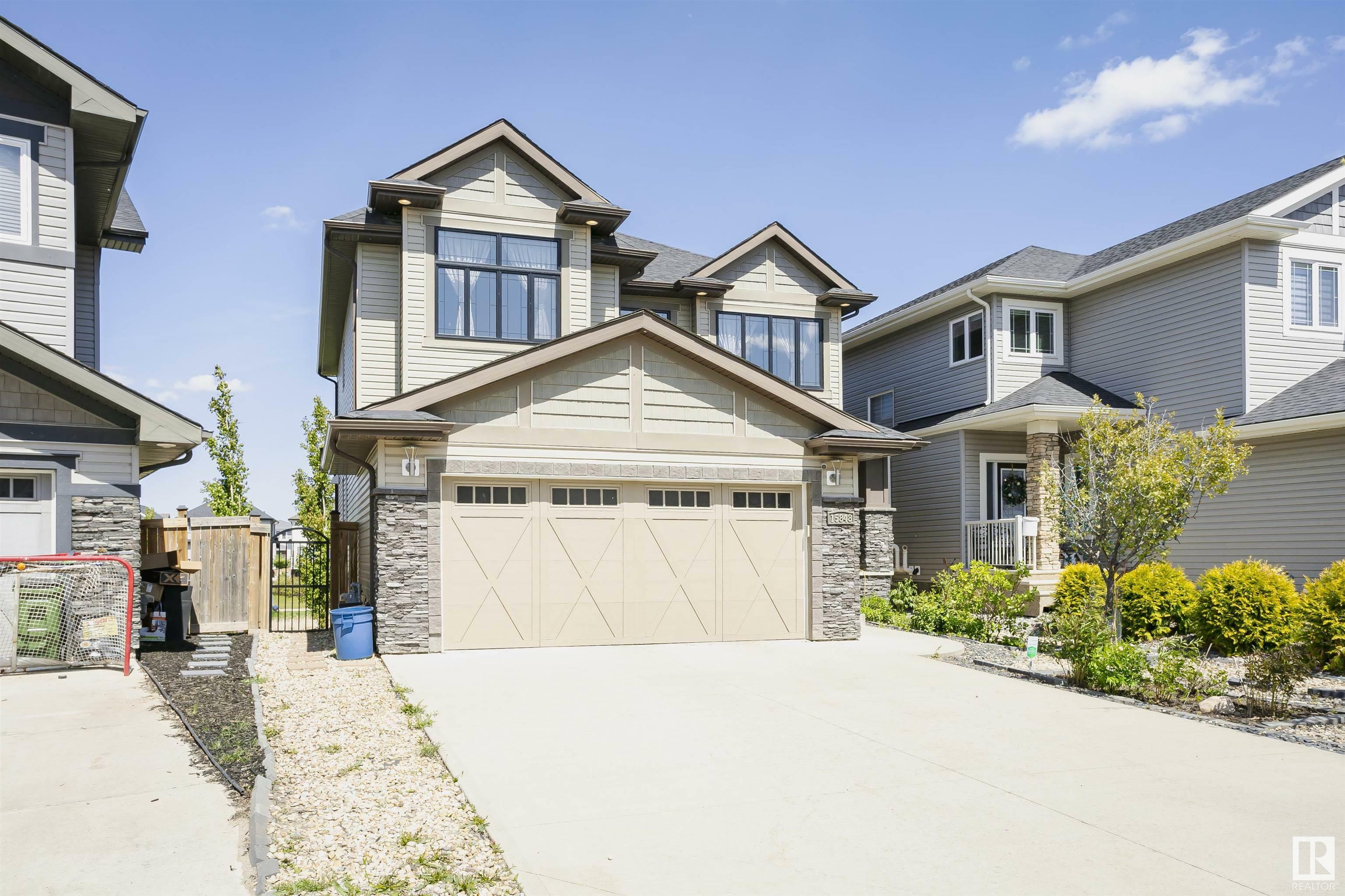 Photo de la propriété: 15848 13 Avenue SW AB T6W 2N5