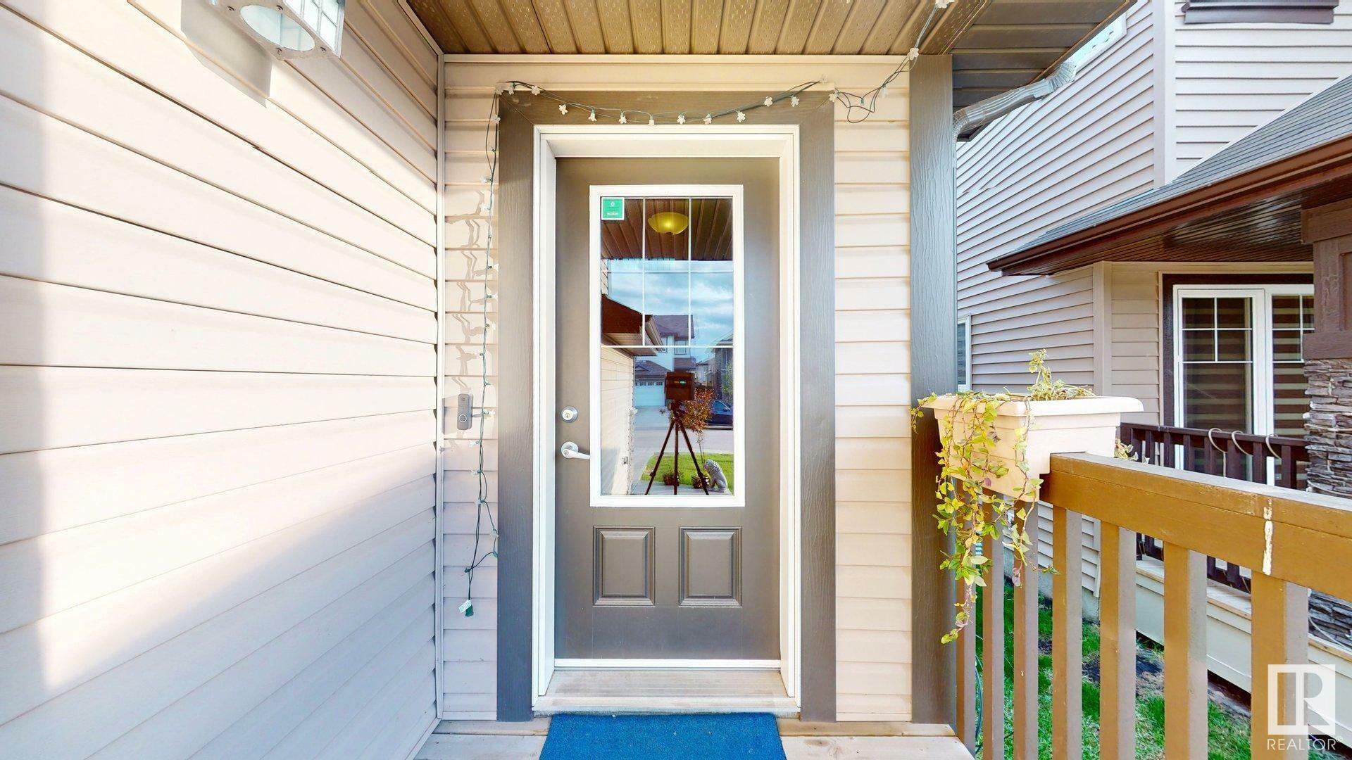 Property Photo: 3215 15 Avenue NW AB T6T 0V2
