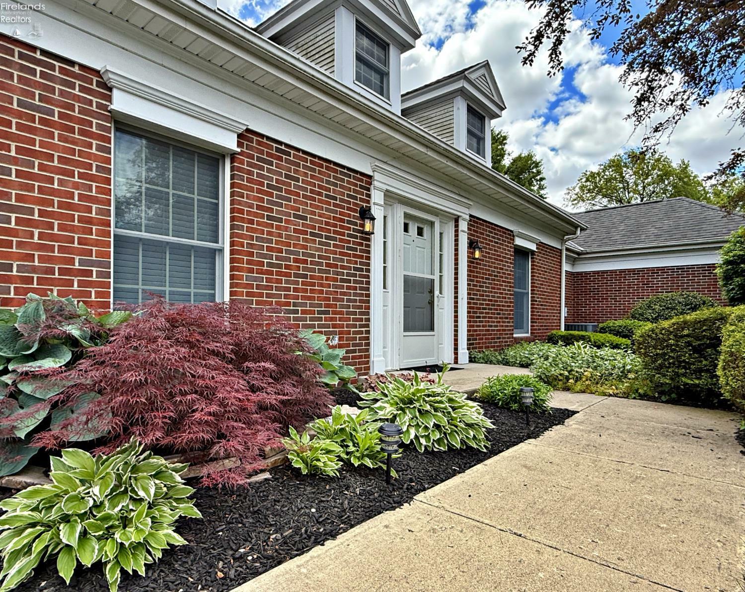 Property Photo: 52 Towne And Country Drive OH 44883