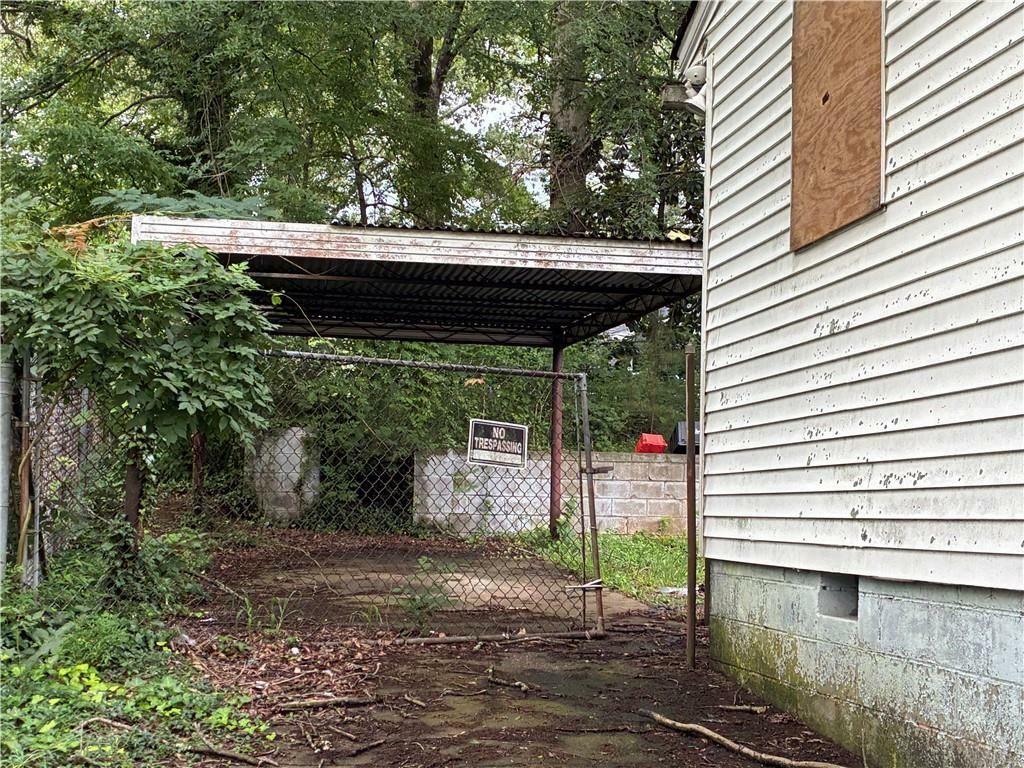 Property Photo: 449 Hamilton E Holmes Drive NW GA 30318