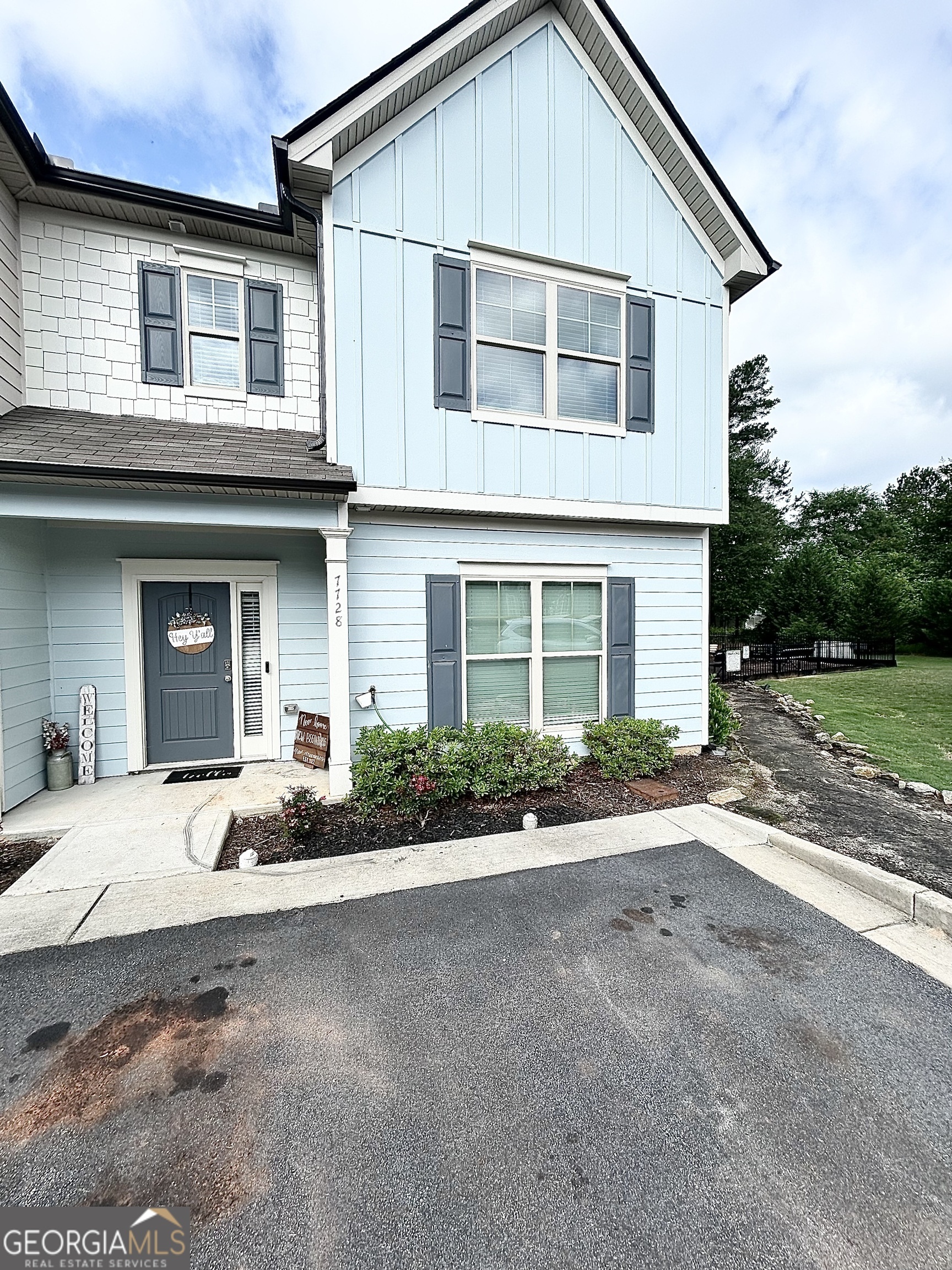Property Photo: 7728 Fawn Circle GA 30014