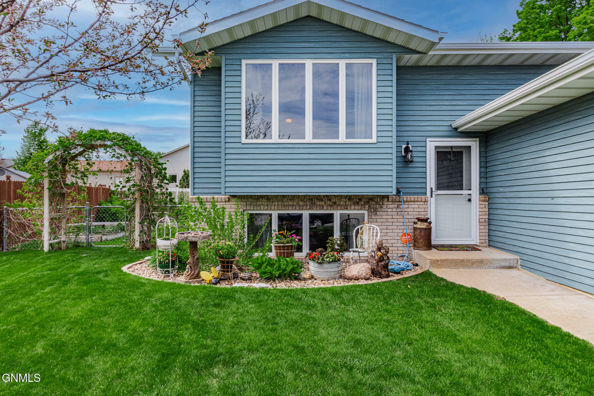 Property Photo: 1810 Emberland Drive ND 58554