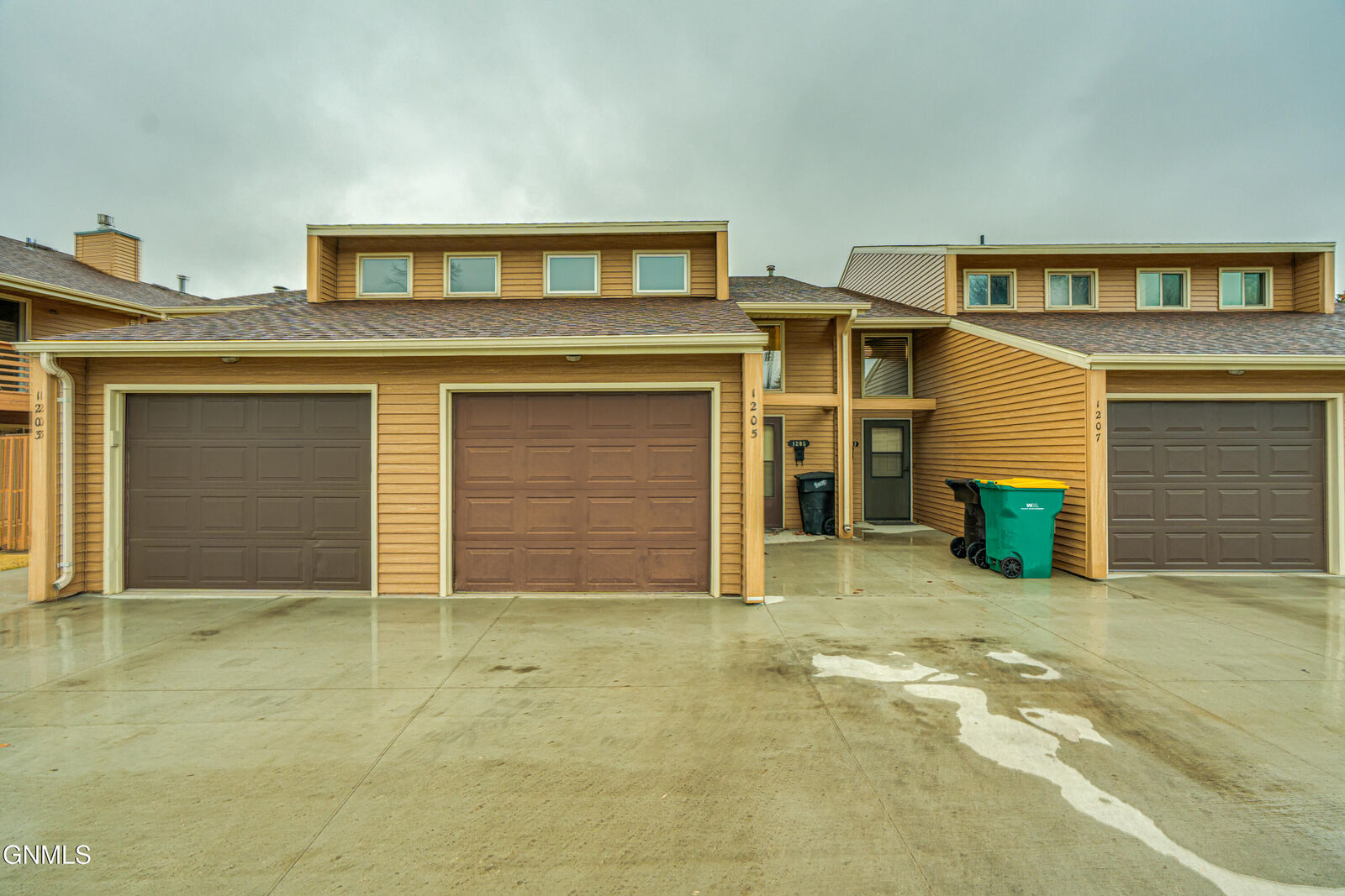 Property Photo:  1205 S Washington Street  ND 58504