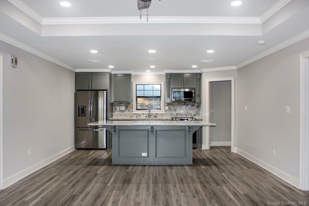 Property Photo: 1086 E Tank Farm Road LA 70607