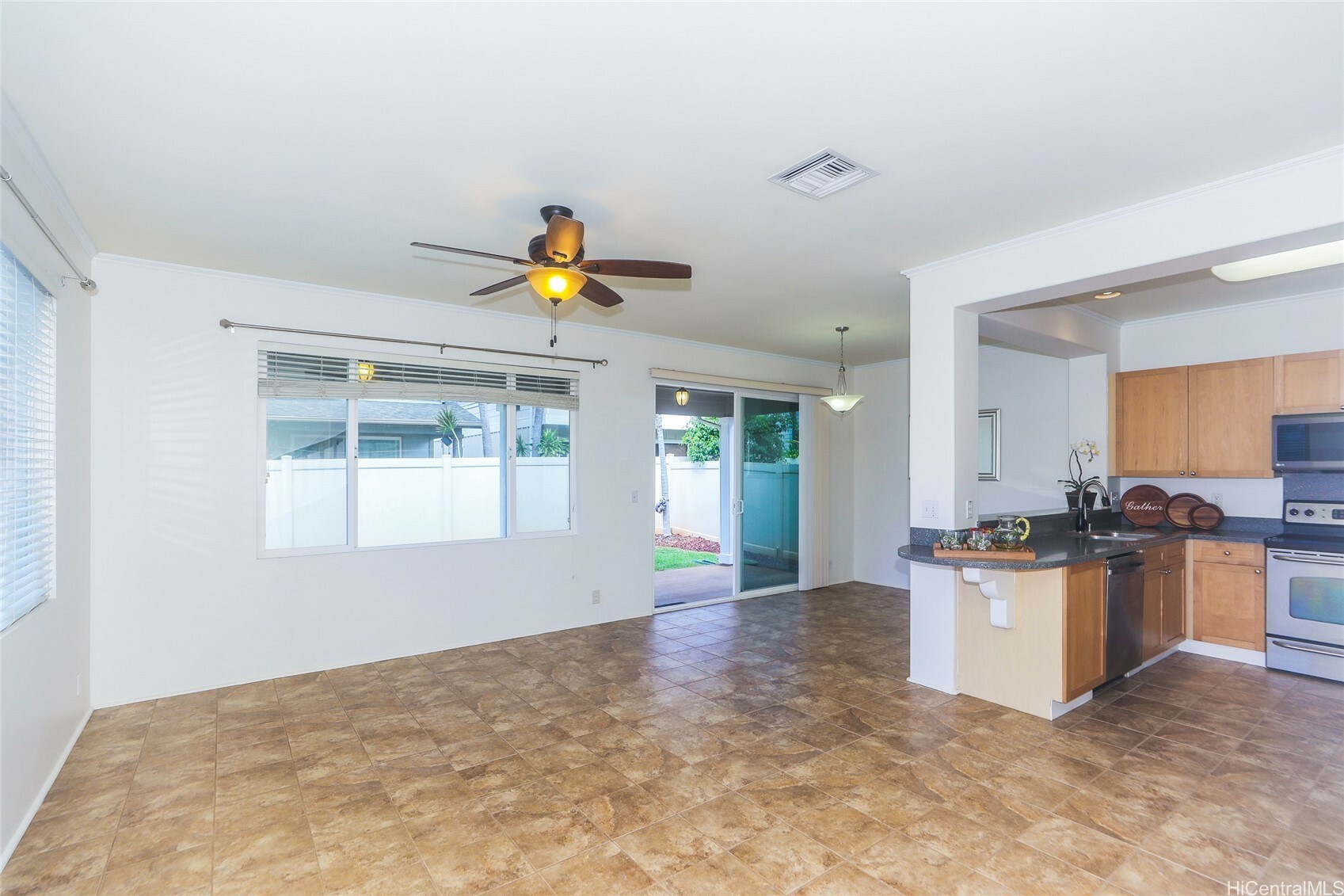 Property Photo: 91-1200 Keaunui Drive 400 HI 96706