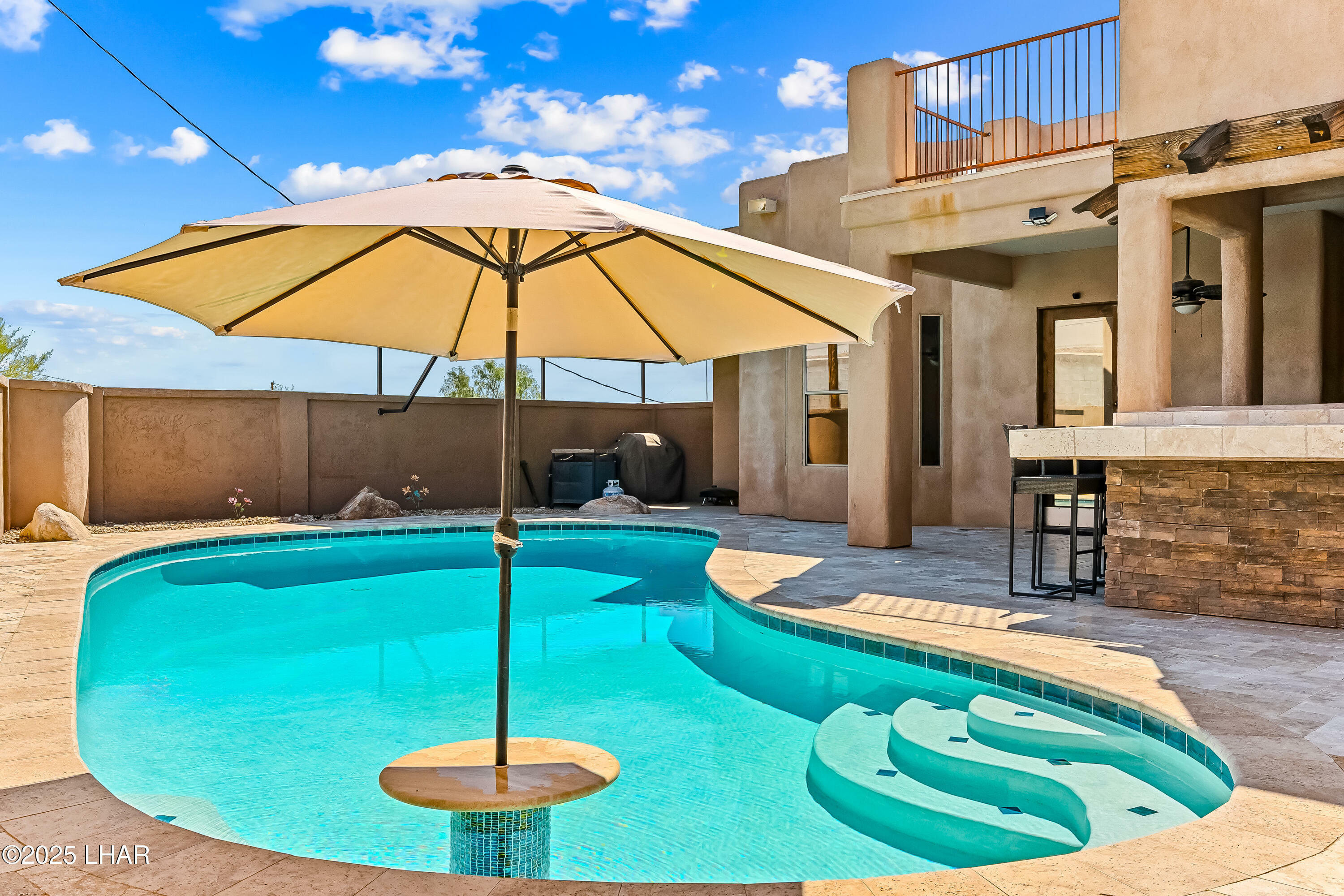Property Photo: 960 Huntington Pl AZ 86403