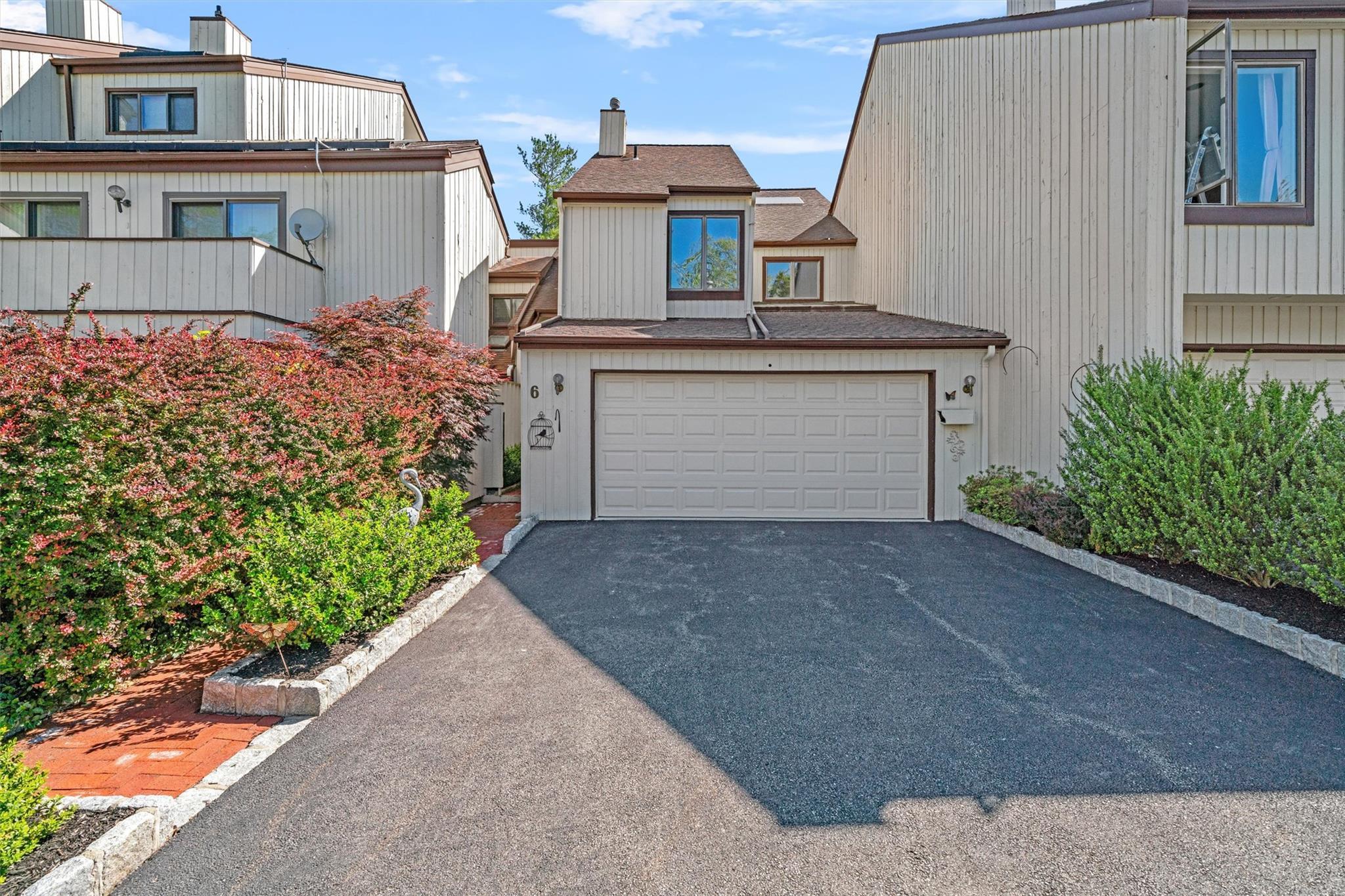 Property Photo: 6 Chippewa Court NY 10901