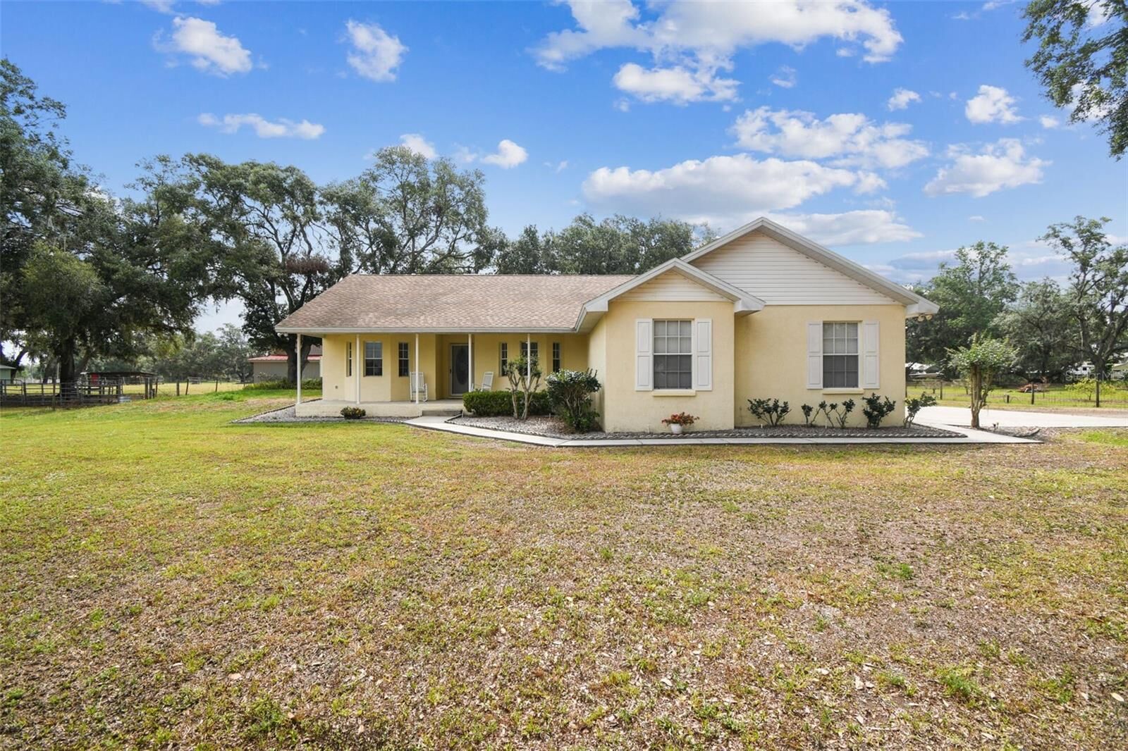 Property Photo: 1202 Williams Road FL 33565