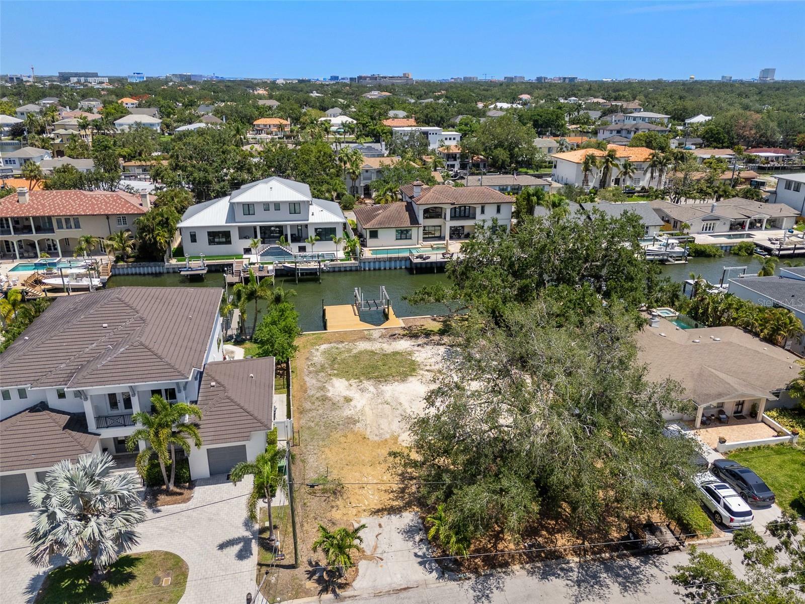 Property Photo: 4927 W San Rafael Street FL 33629