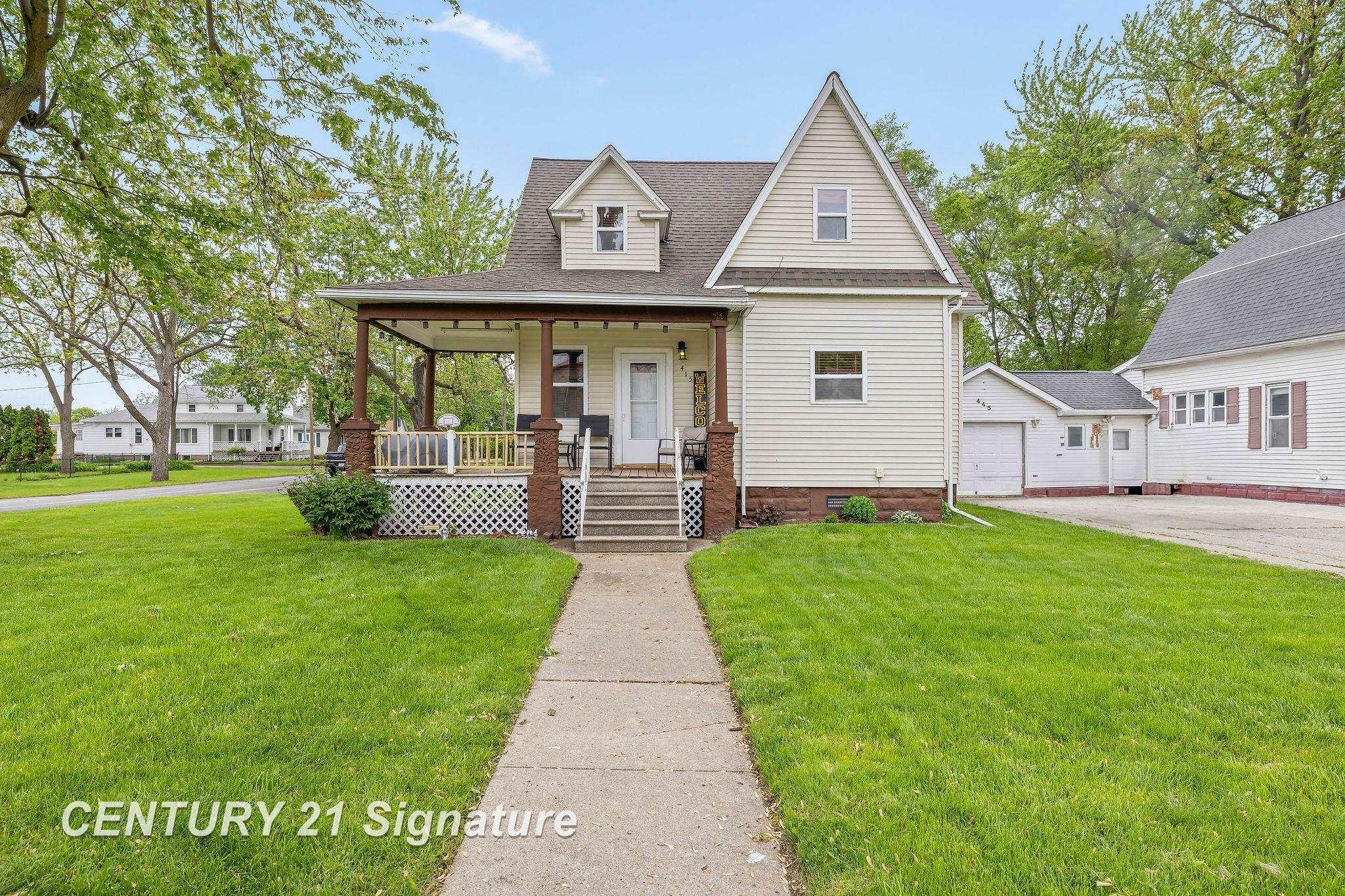 Property Photo: 415 E Washington Street MI 48623