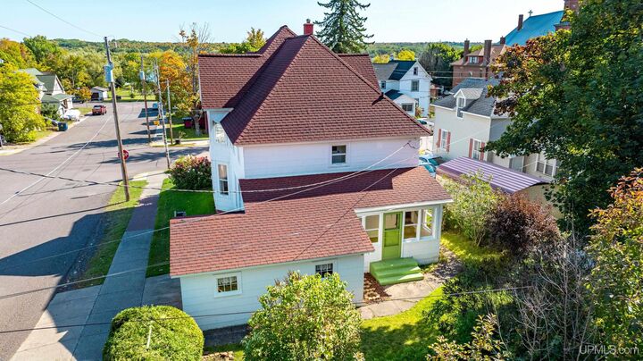 Property Photo: 708 Calumet Street MI 49945