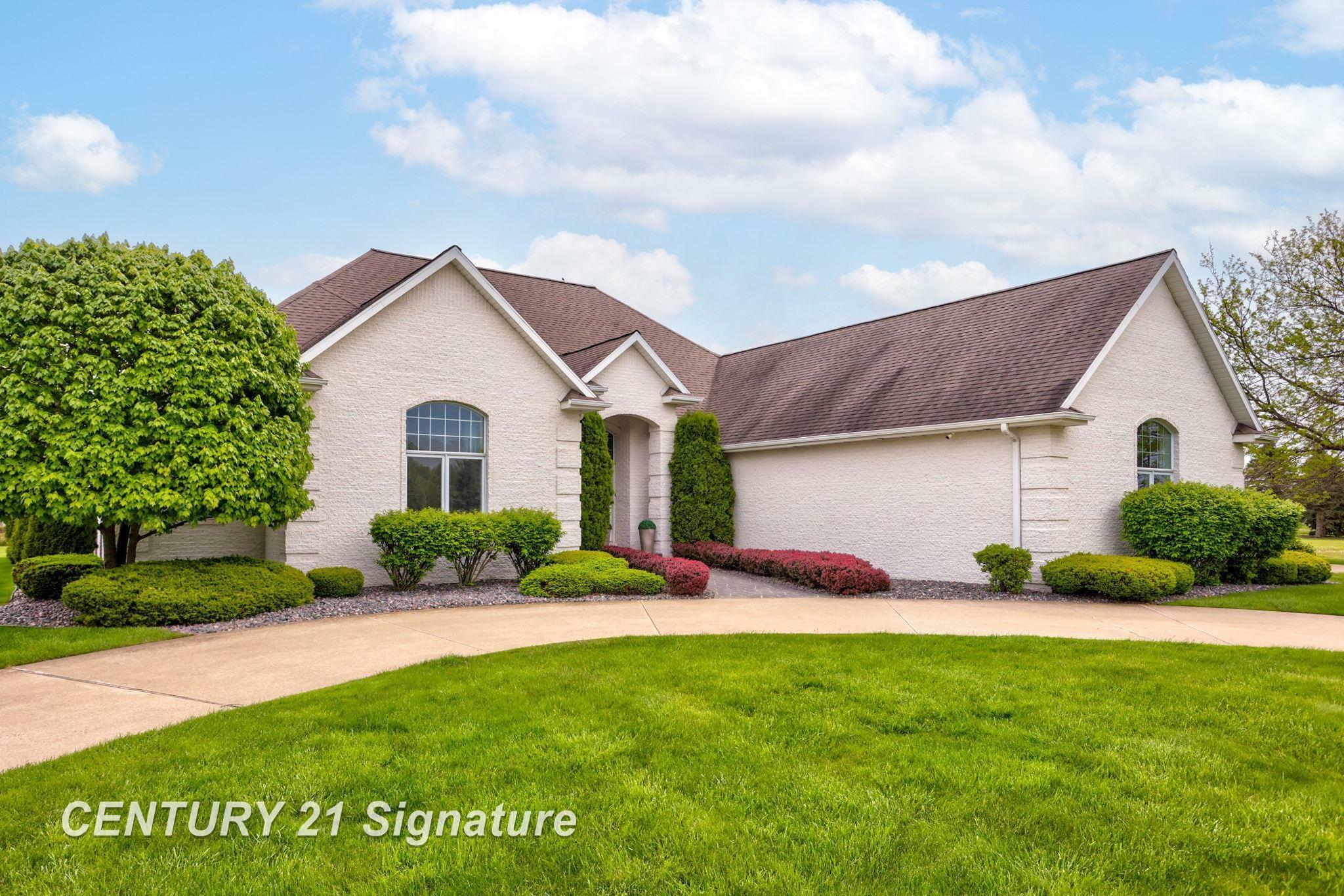 Property Photo:  2170 Chestnut Ridge  MI 48609 