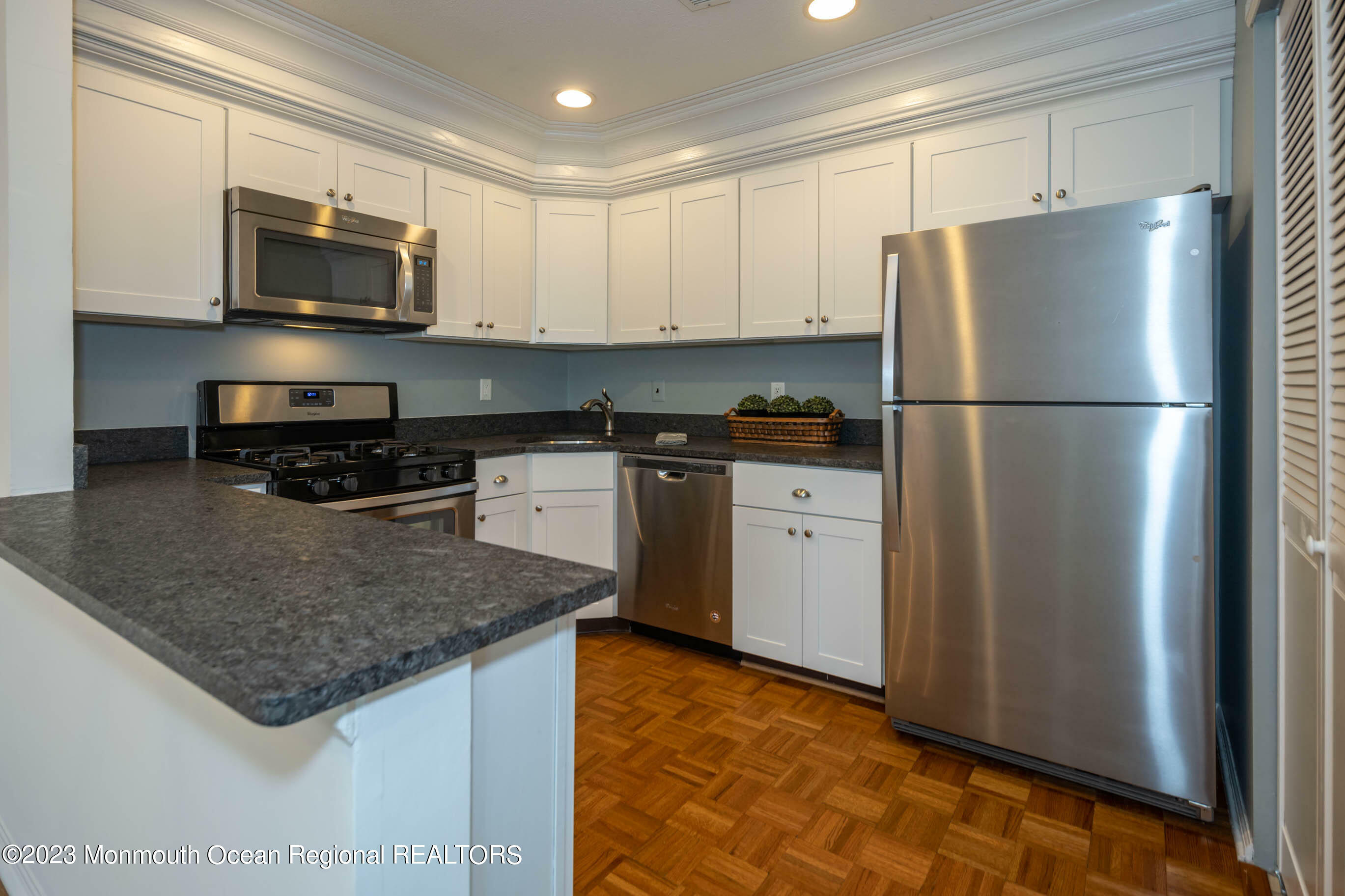 Property Photo:  90 Quince Court 261  NJ 07748 