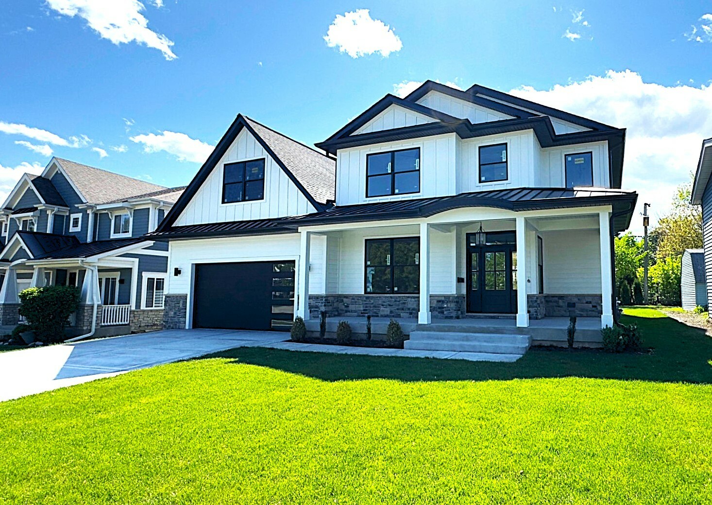 Property Photo: 1326 N Race Avenue IL 60004