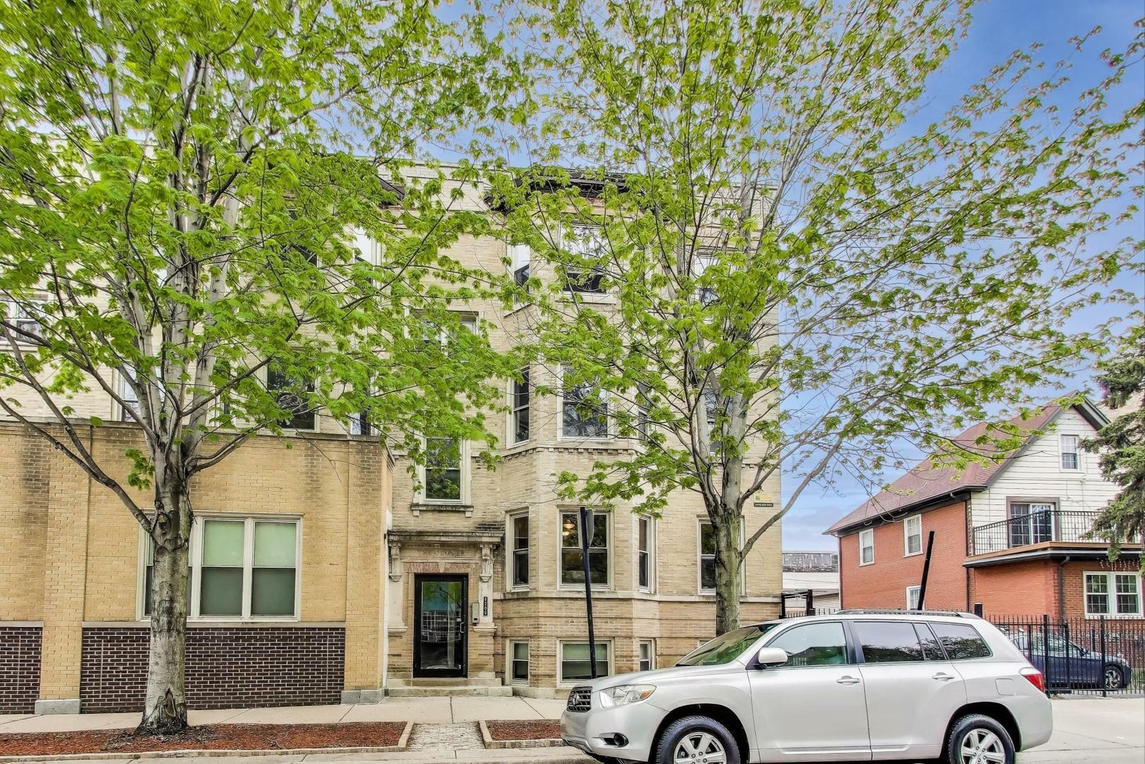 4706 N Winthrop Avenue 1A  Chicago IL 60640 photo