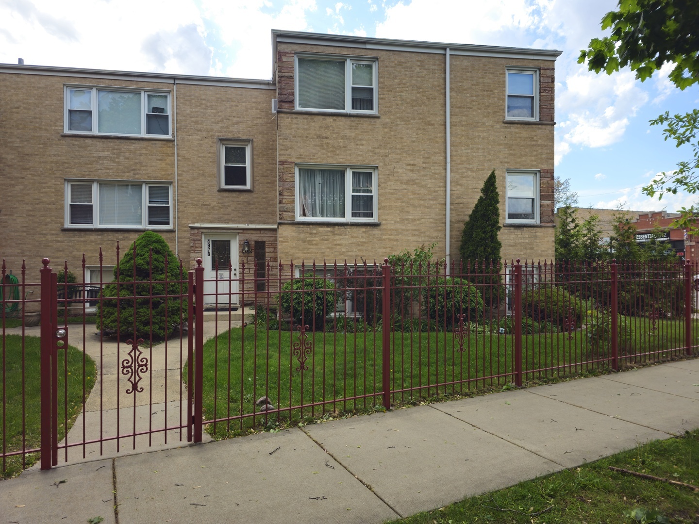 Property Photo: 4978 N Menard Avenue 101 IL 60630