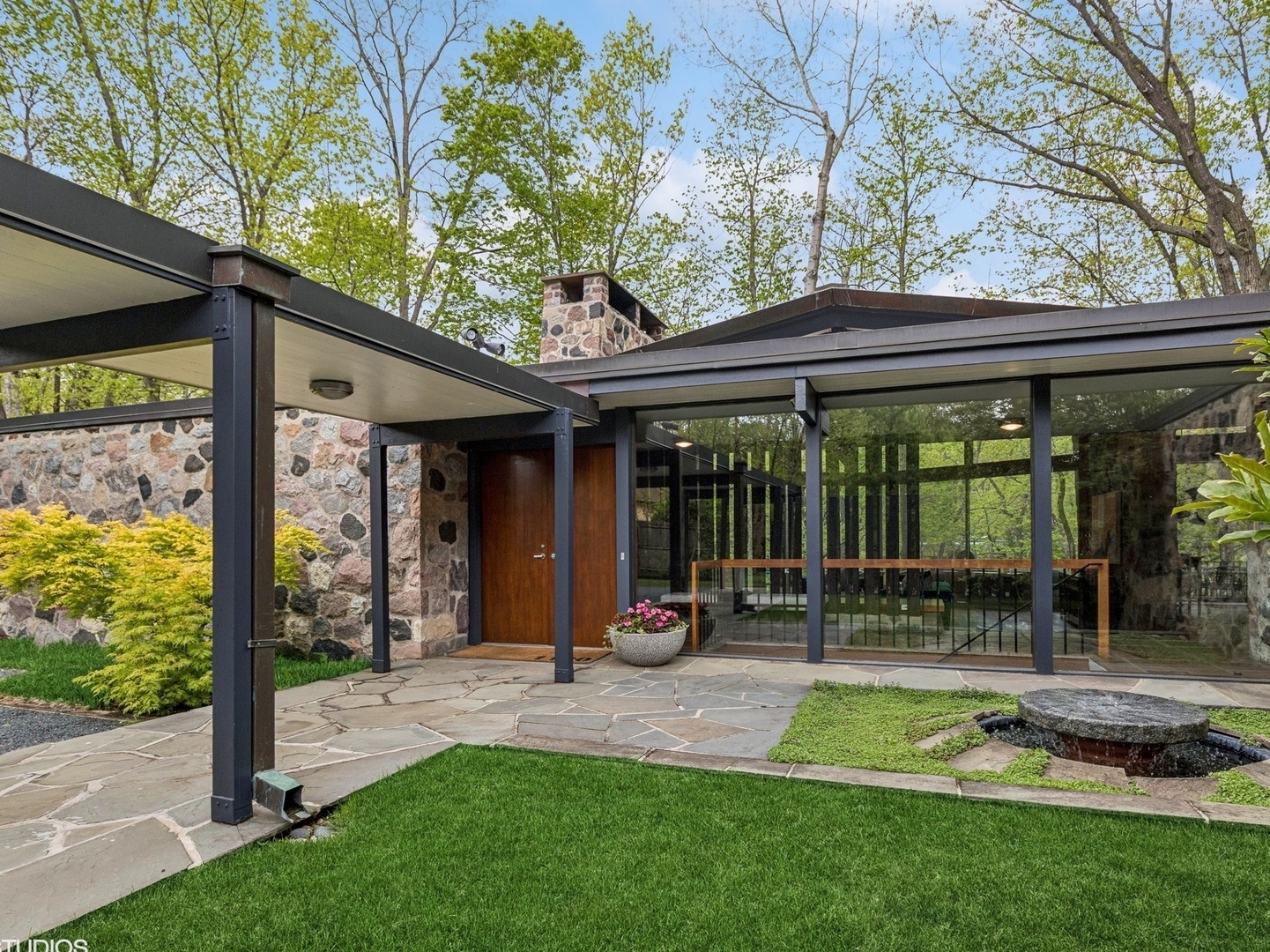 Property Photo: 1130 Walden Lane IL 60045