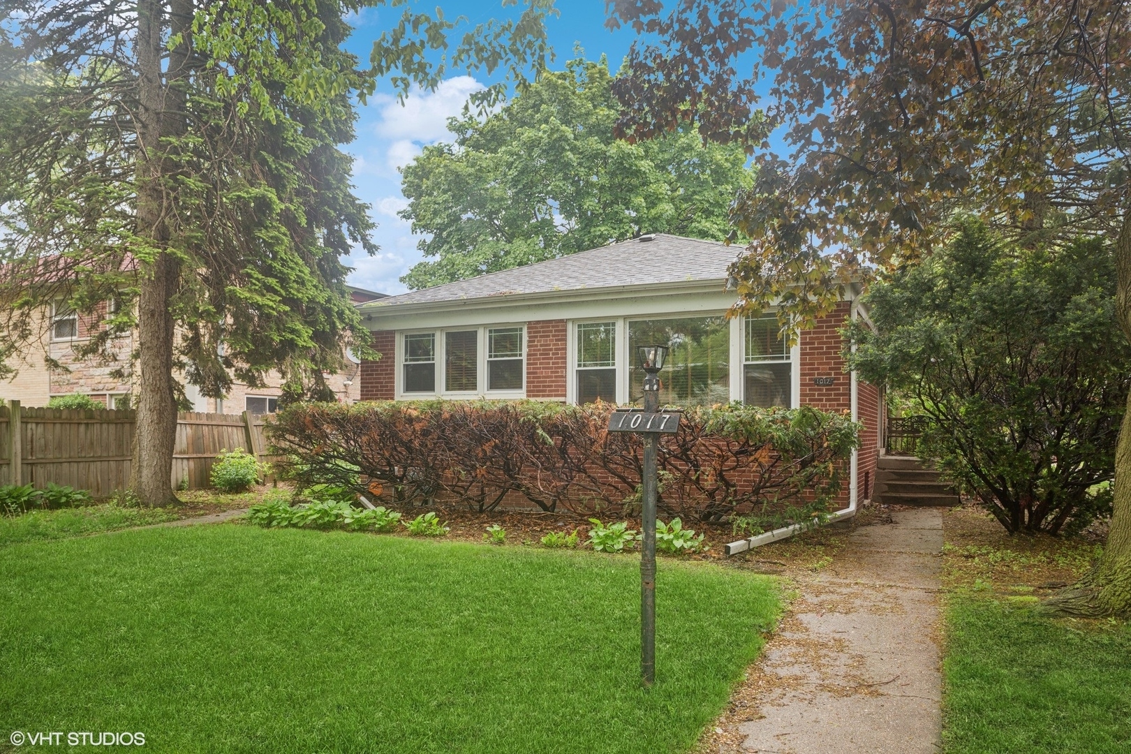 Property Photo:  1017 Dodge Avenue  IL 60202 