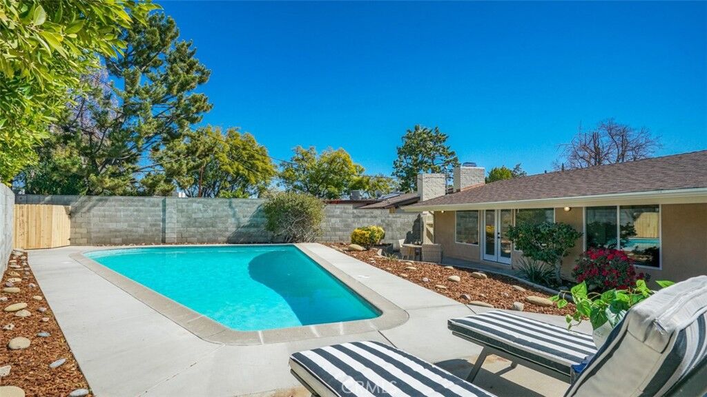 Property Photo: 16347 Tupper Street CA 91343