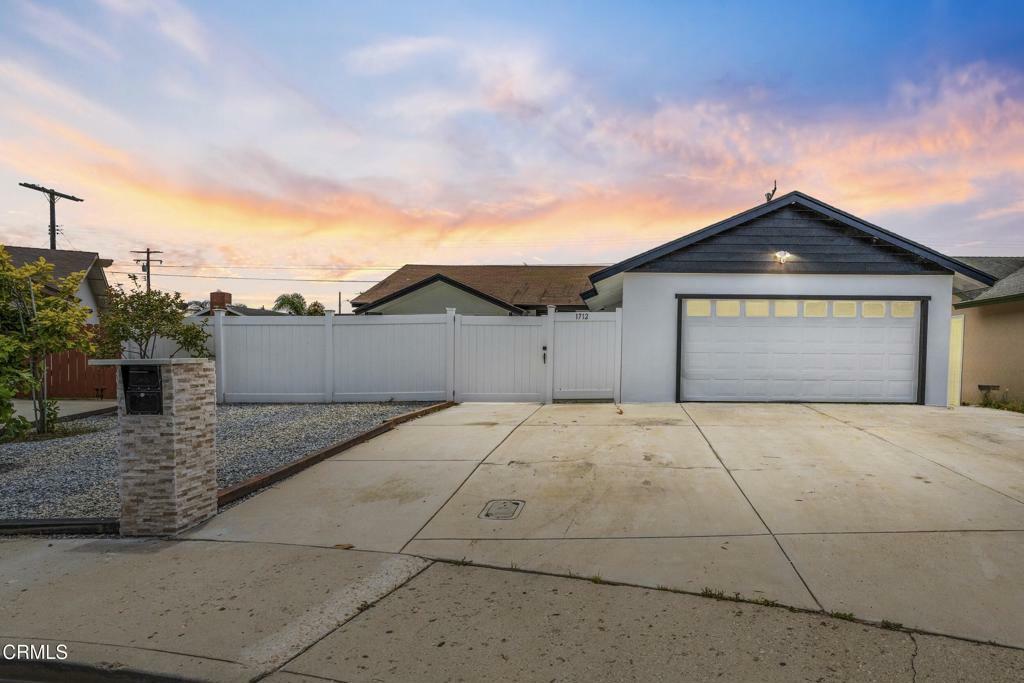 Property Photo: 1712 N 7th Place CA 93041