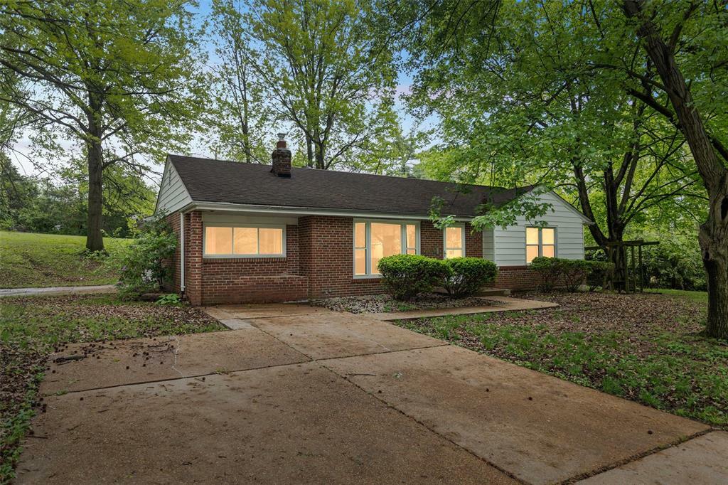 Property Photo: 1202 Kroeger Drive MO 63135