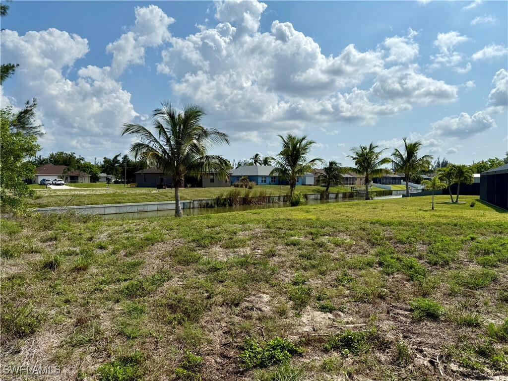 Property Photo: 1118 SW 19th Avenue FL 33991