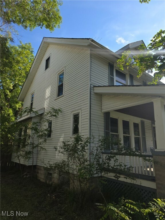 Property Photo: 1119 W 11th Street OH 44052