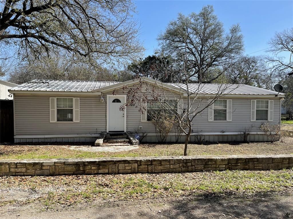 Property Photo:  120 County Road 1719  TX 76634 