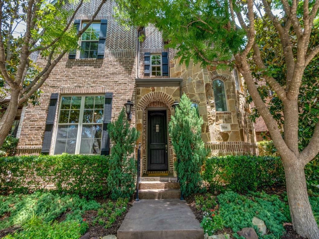 Property Photo: 916 Shadyside Lane TX 75223
