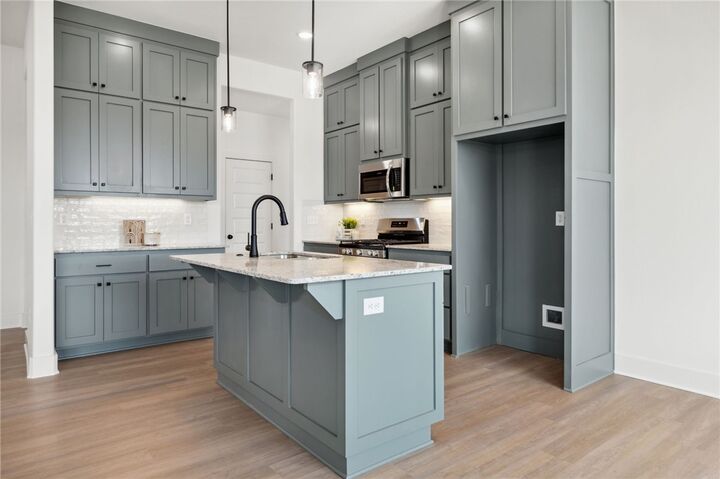 Property Photo:  881 E Buchanan Street  AR 72753 