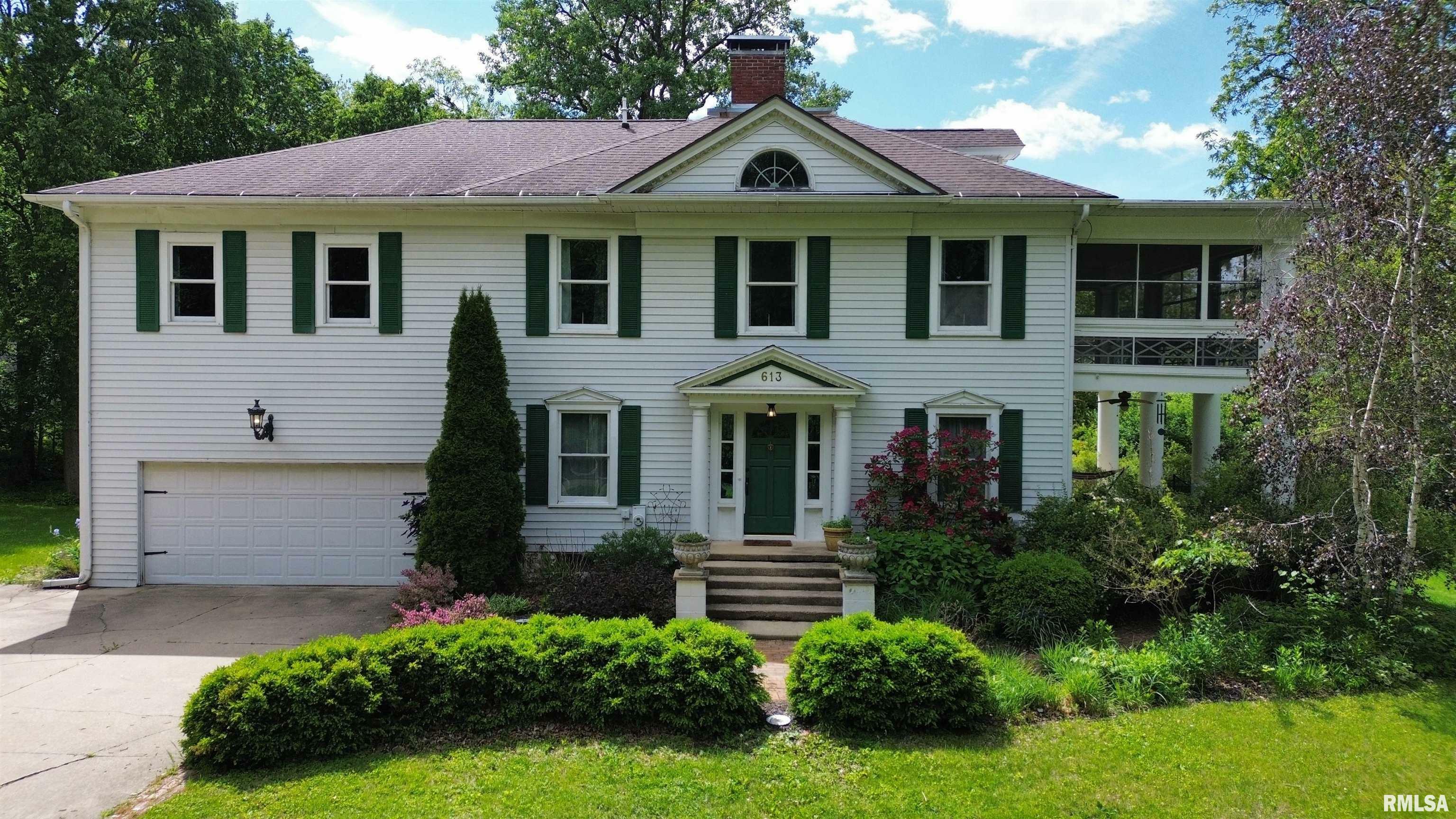 Property Photo: 613 N Orange Street IL 61270