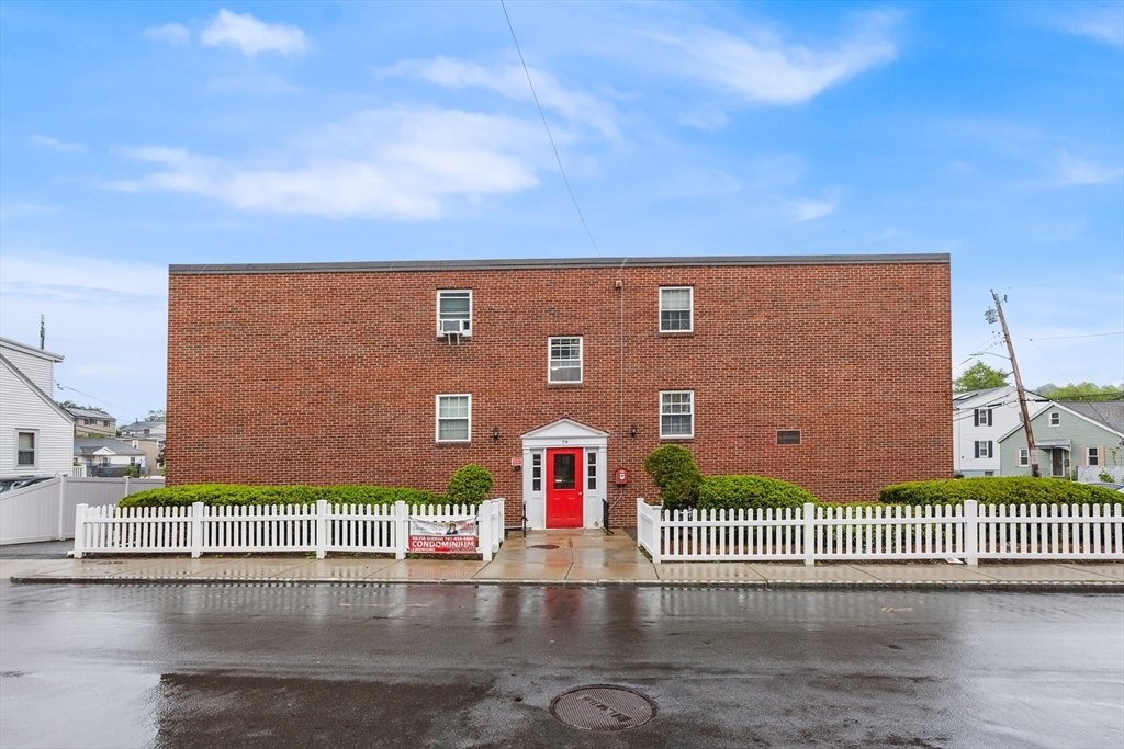 74 Springvale Ave 7  Chelsea MA 02150 photo