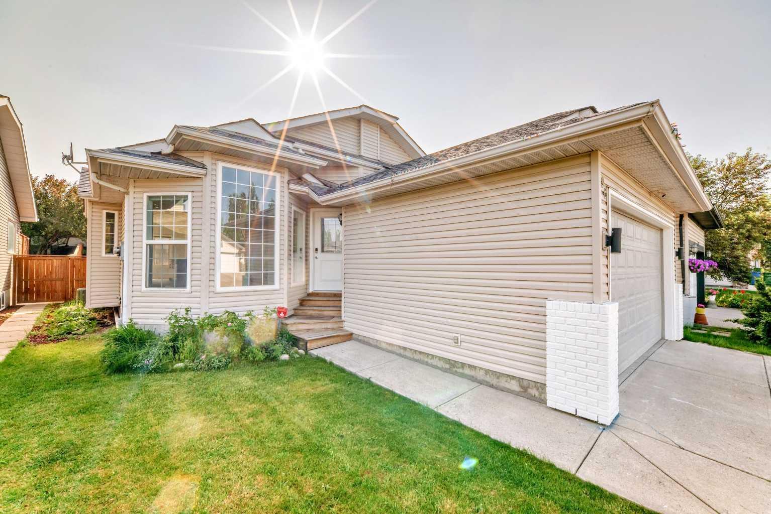 Property Photo: 96 Douglas Ridge Close SE AB T2Z 3M2