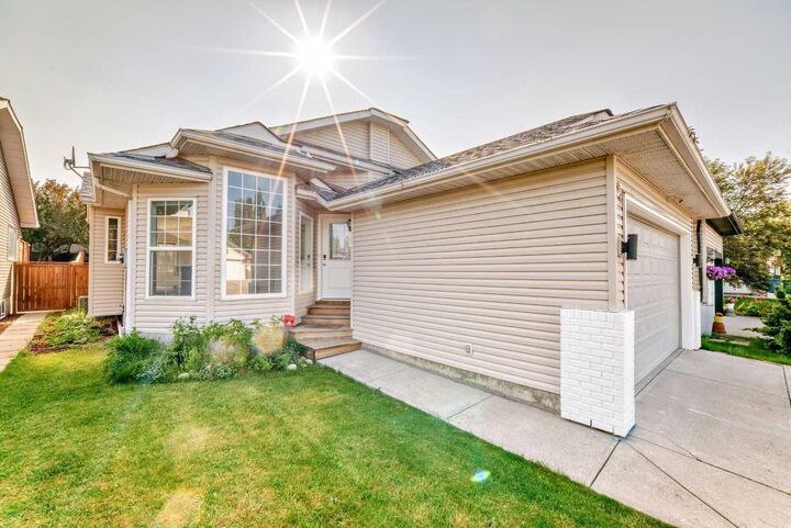 Property Photo:  96 Douglas Ridge Close SE  AB T2Z 3M2 