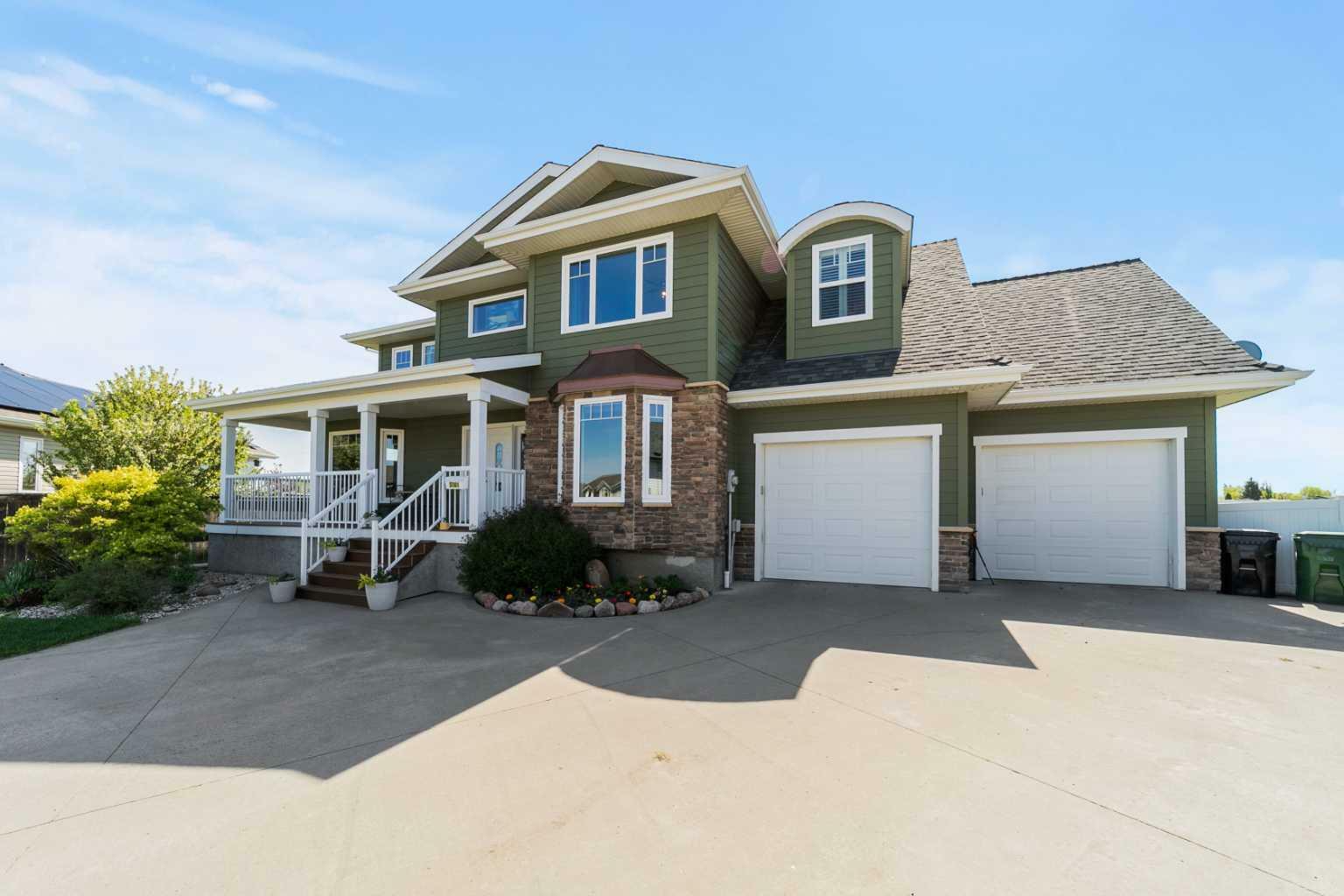 Property Photo: 3701 68 A Street W AB T4V 5B7