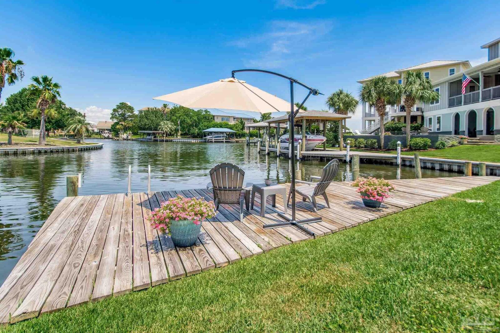 Property Photo:  1050 Edgewater Ln  FL 32563 