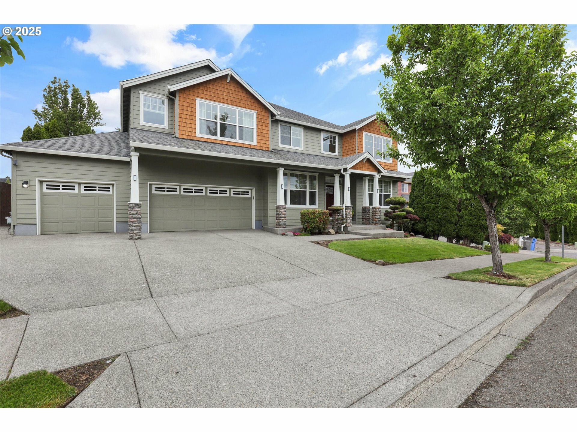 Property Photo: 1910 S 15th Cir WA 98642