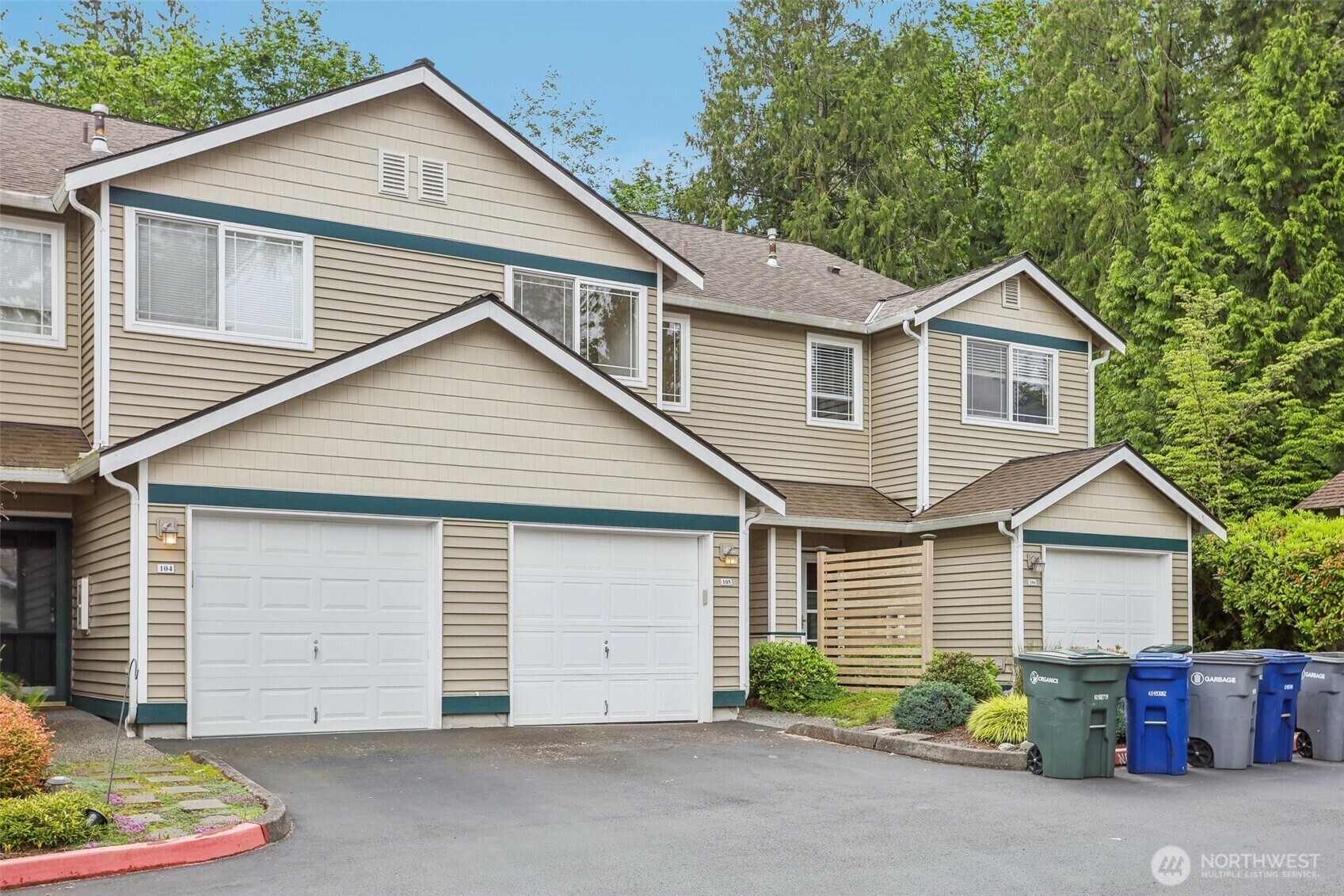Property Photo:  21616  9th Avenue SE C-105  WA 98021 