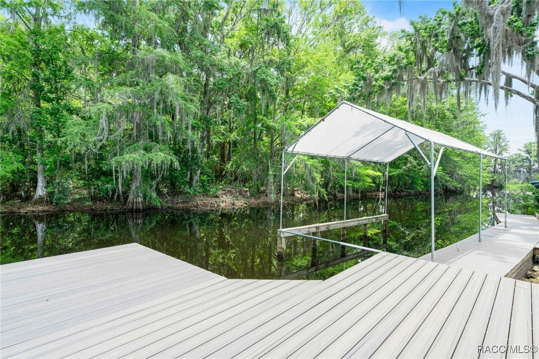 Property Photo: 1123 S Waterview Drive FL 34450