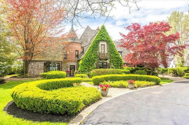 49016 Pointe Lakeview Drive Drive  Chesterfield Twp MI 48047 photo