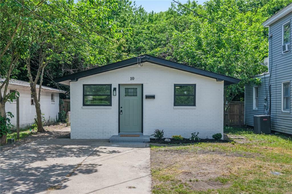 Property Photo: 10 Hopkins St VA 23663