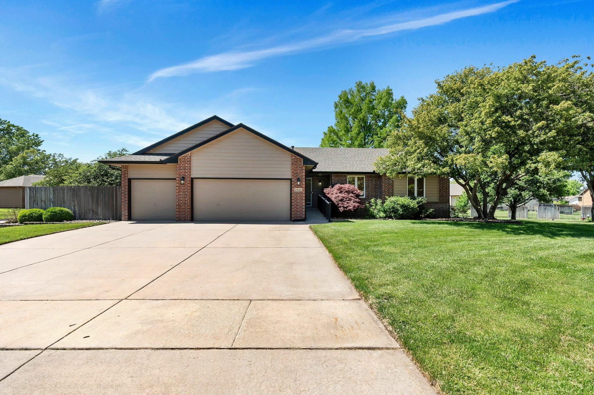 Property Photo: 2422 N Covington Ct KS 67205
