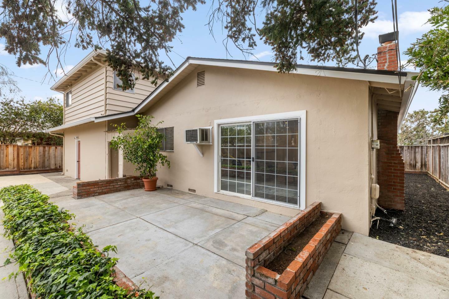 Property Photo: 1483 Myrtle Avenue CA 95118