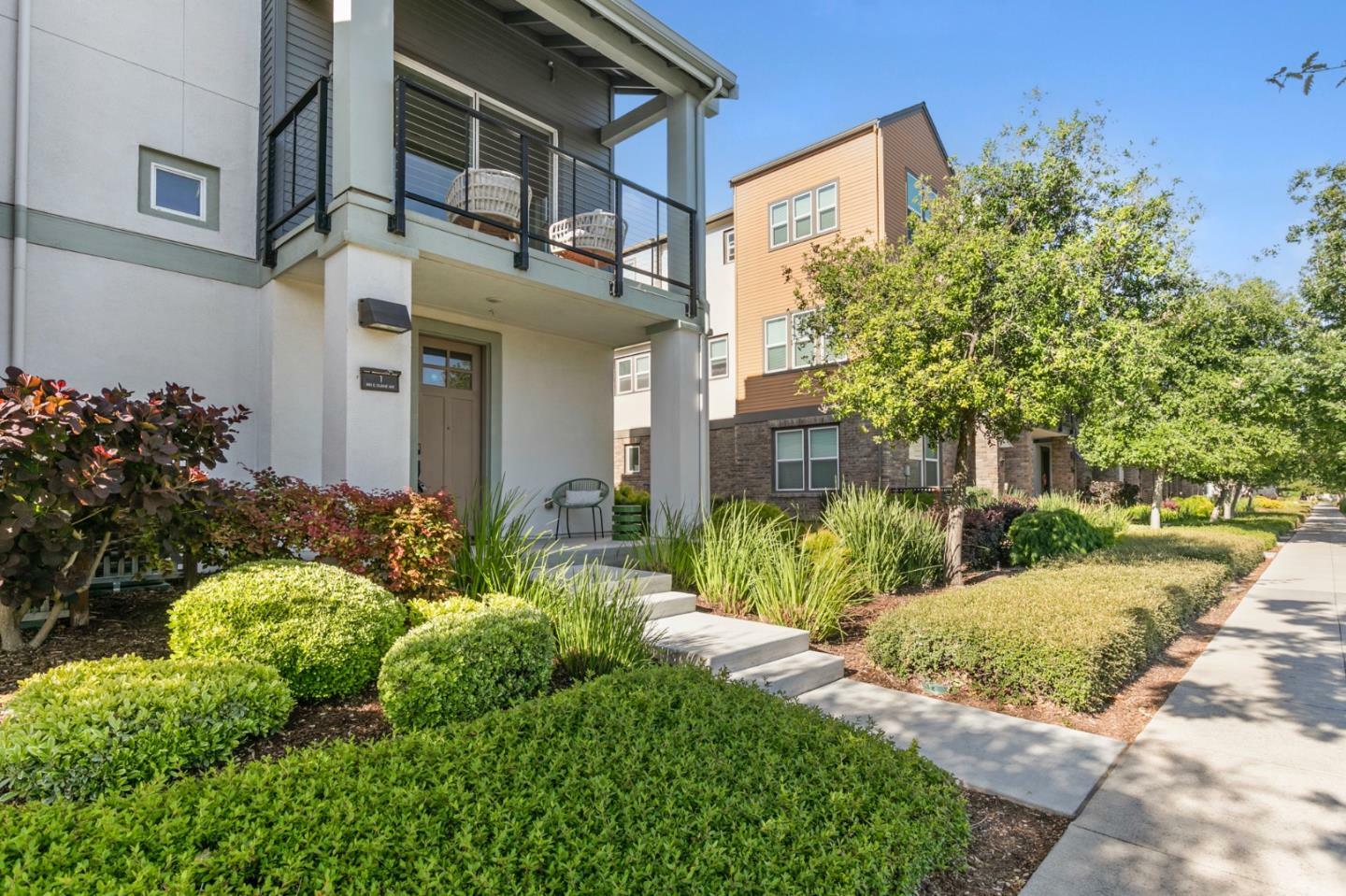 Property Photo: 880 East Duane Avenue 1 CA 94085