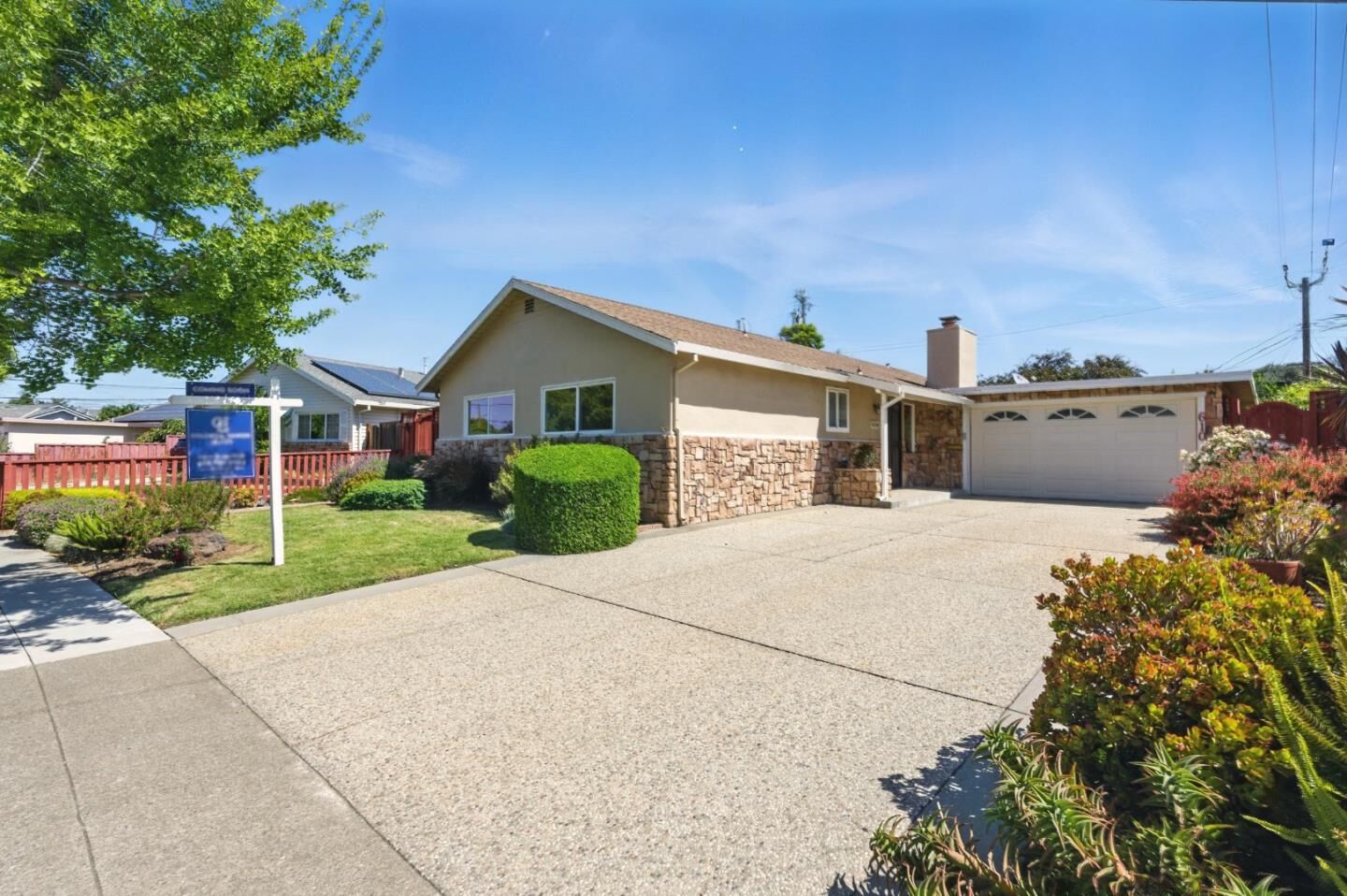Property Photo:  610 Hiller Street  CA 94002 