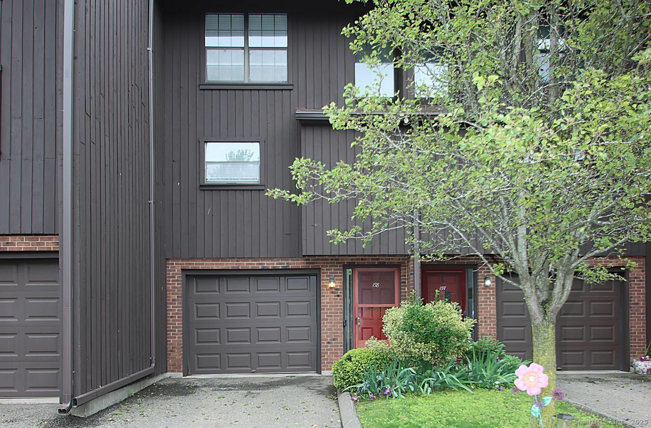 Property Photo: 198 Mattabasset Drive 198 CT 06450