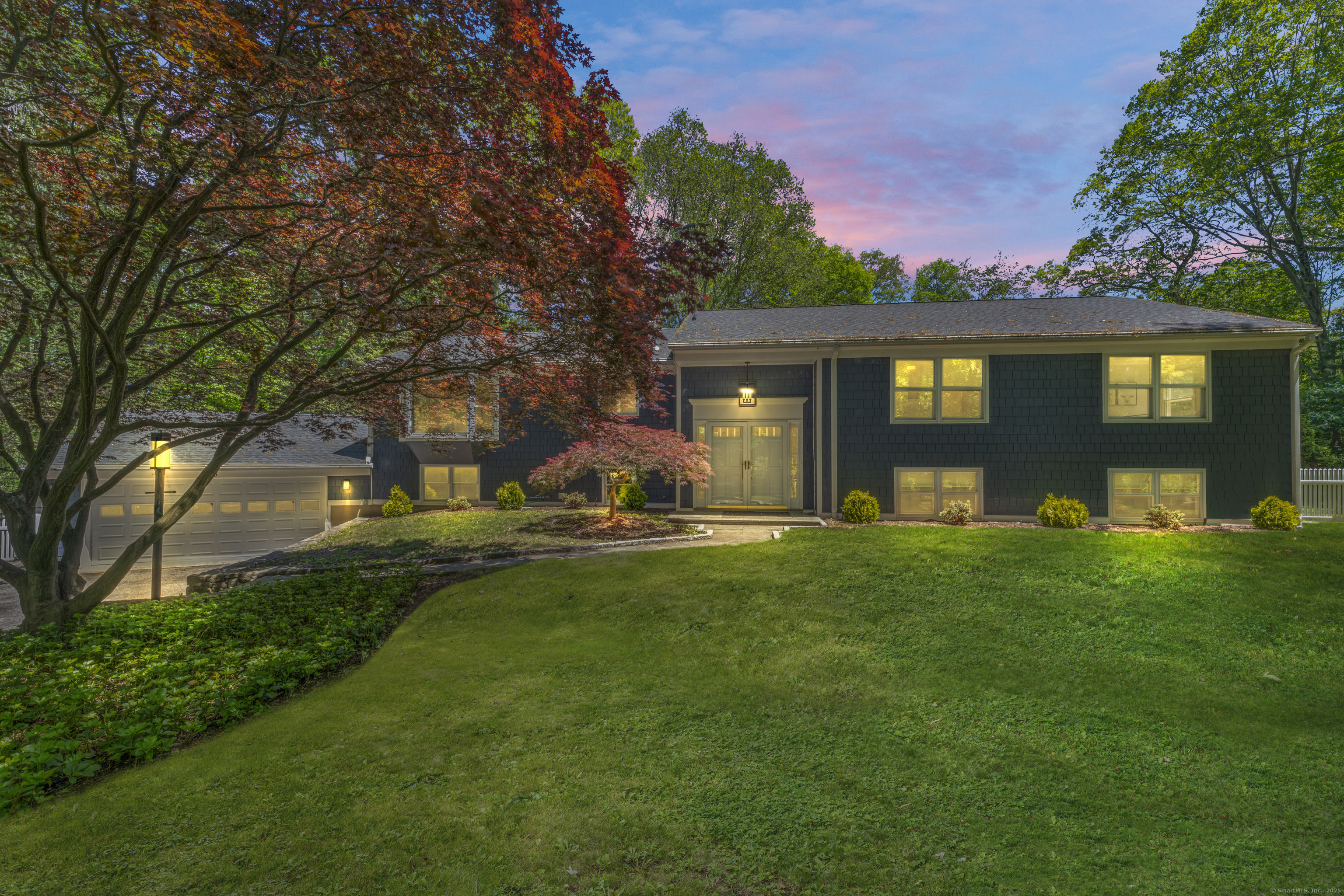 Property Photo:  53 Pinnacle Rock Road  CT 06903 