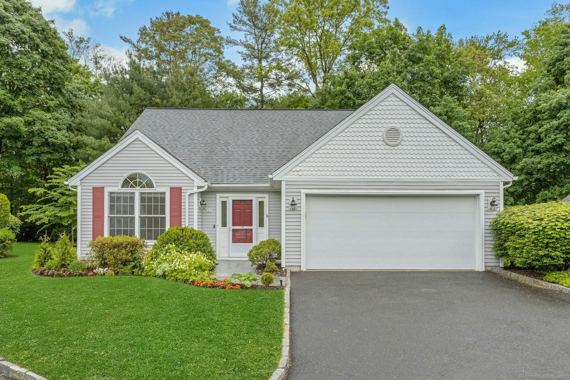 Property Photo: 44 Village Court 44 CT 06897